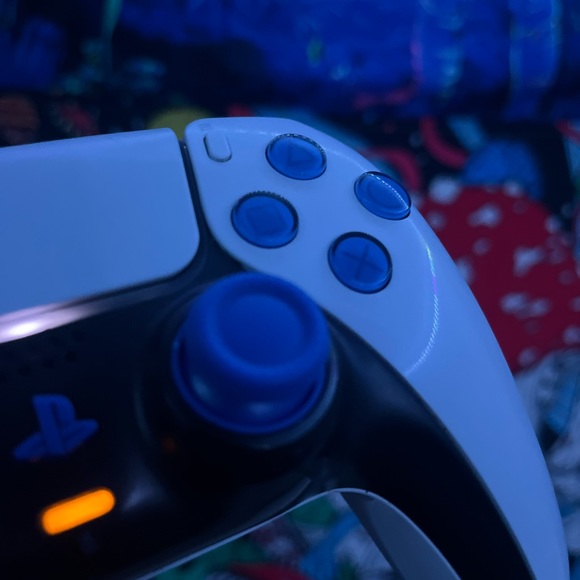 Ps5 dualsense controller - Picture 3 of 7